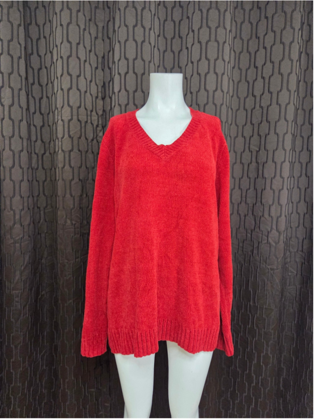 Women's White Stag Red V-Neck Sweater Size L